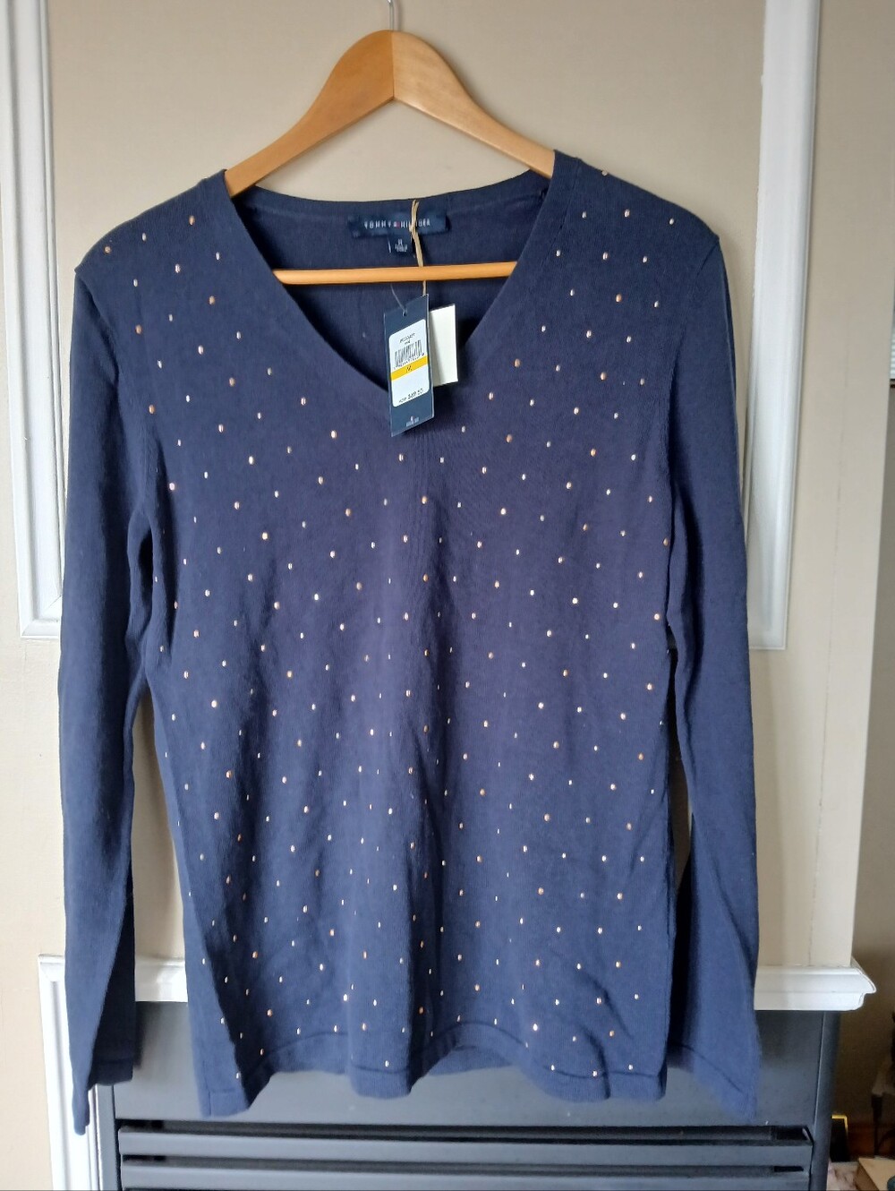 Tommy Hilfiger | NWT Navy blue v-neck long sleeve sweater Women's Size Medium - Picture 3 of 7